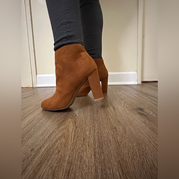 NEW In Box Ankle Booties - Picture 6 of 8